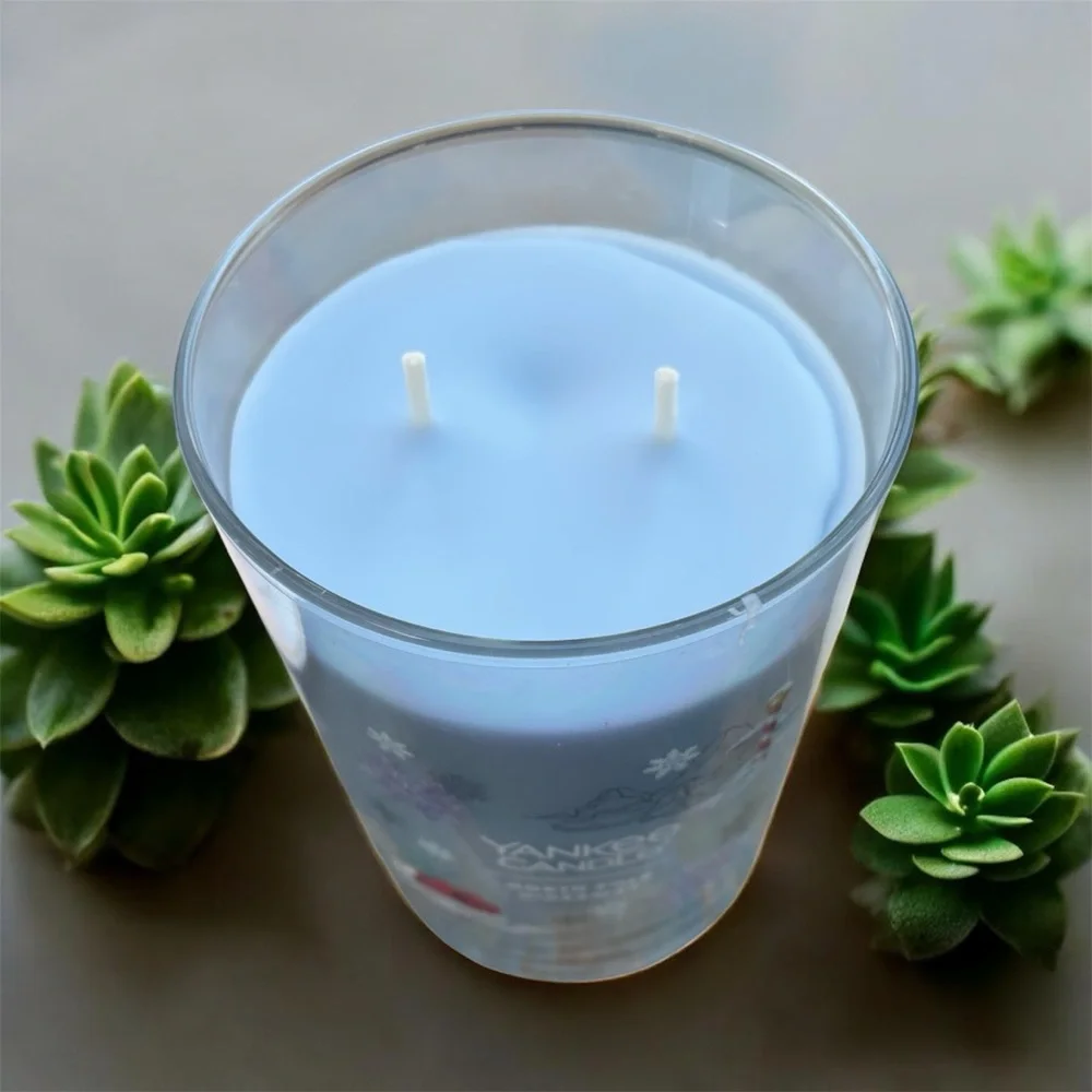 Yankee Candle North Pole Hideaway - large tumbler 20 oz candle